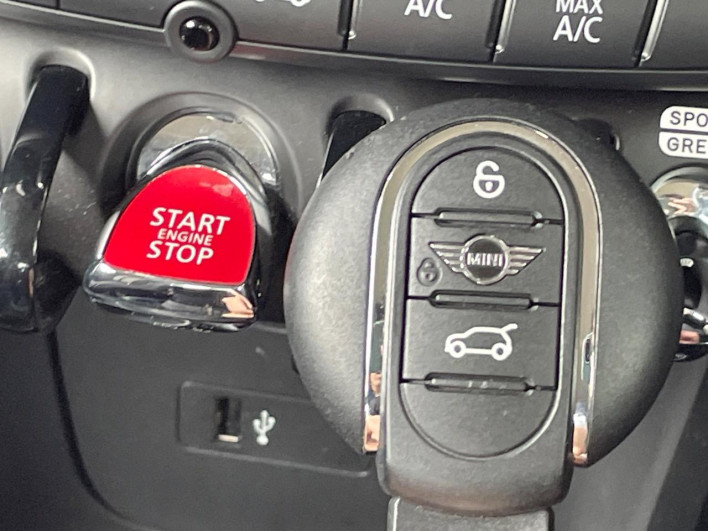 2019 Rover Mini DBA-XU20M (UW-6a28d6bb288f1)[17]
