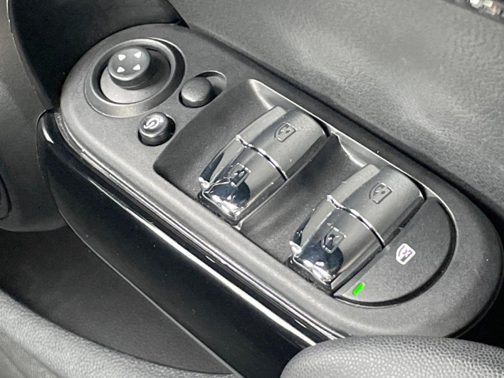 2019 Rover Mini DBA-XU20M (UW-6a28d6bb288f1)[13]