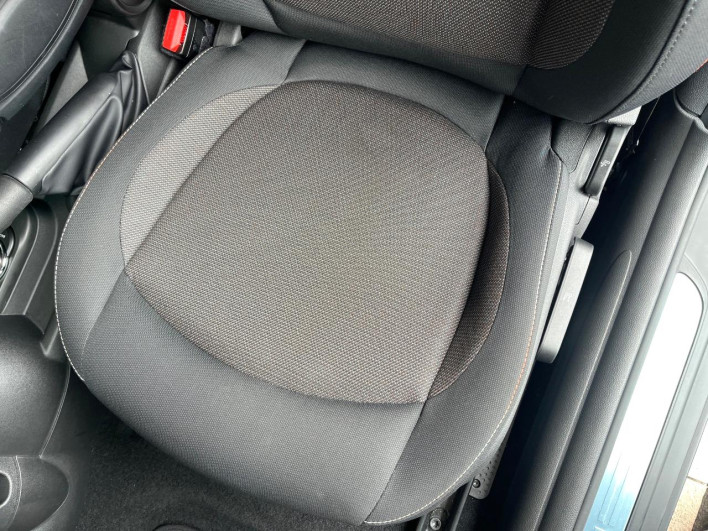 2020 Rover Mini 3DA-XY15MW (UW-6a28d6bb2db82)[19]
