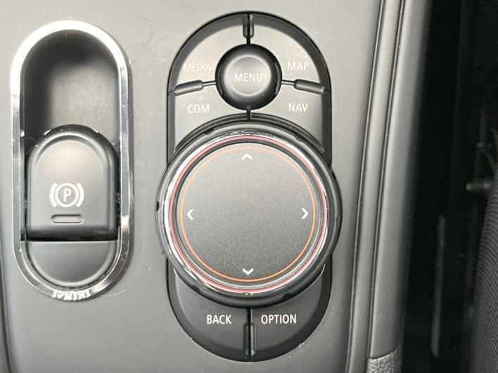 2017 Rover Mini CLA-YU15 (UW-6a28d6bd40711)[26]
