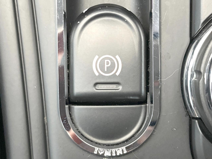 2017 Rover Mini CLA-YU15 (UW-6a28d6bd40711)[27]