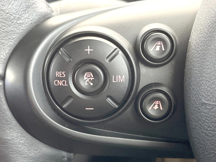2017 Rover Mini CLA-YU15 (UW-6a28d6bd40711)[28]