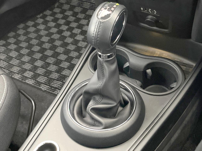 2017 Rover Mini CLA-YU15 (UW-6a28d6bd40711)[25]