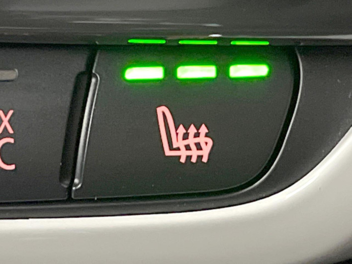 2017 Rover Mini CLA-YU15 (UW-6a28d6bd40711)[18]