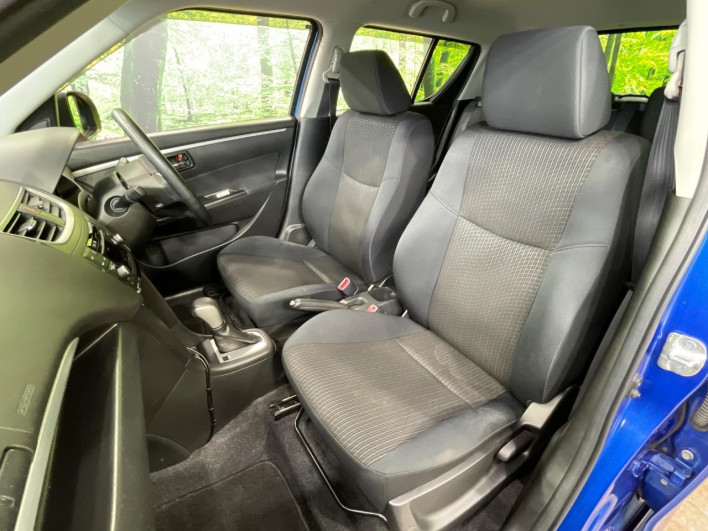 2013 Suzuki Swift DBA-ZC72S (UW-6a28d6c494c57)[10]