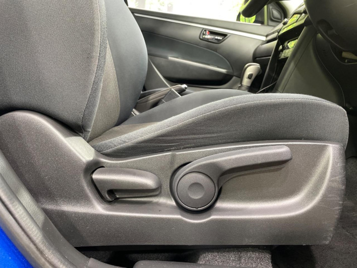 2013 Suzuki Swift DBA-ZC72S (UW-6a28d6c494c57)[8]