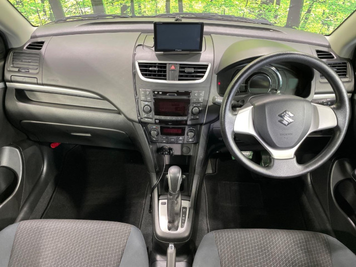 2013 Suzuki Swift DBA-ZC72S (UW-6a28d6c494c57)[23]
