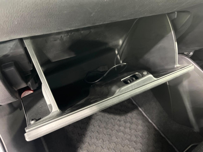 2018 Suzuki Swift DBA-ZC83S (UW-6a28d6c540ed2)[24]