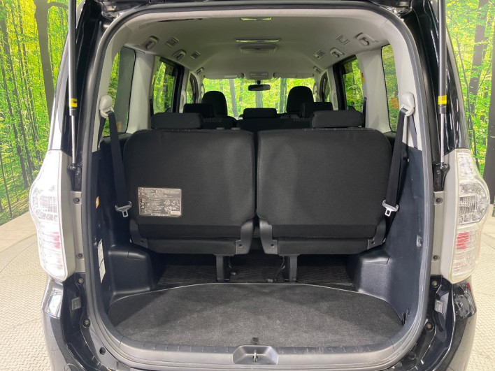 2012 Toyota Voxy DBA-ZRR70W (UW-6a28d6ca52988)[10]