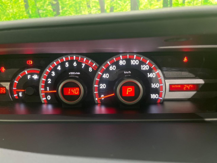 2012 Toyota Voxy DBA-ZRR70W (UW-6a28d6ca52988)[27]