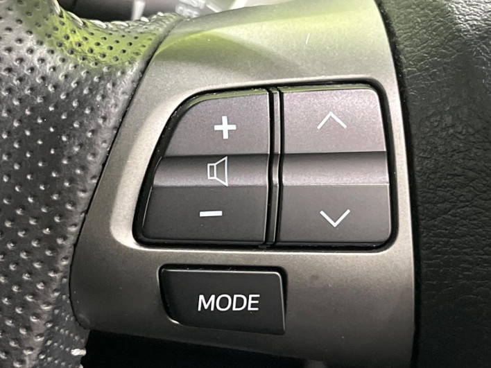 2012 Toyota Voxy DBA-ZRR70W (UW-6a28d6ca52988)[24]