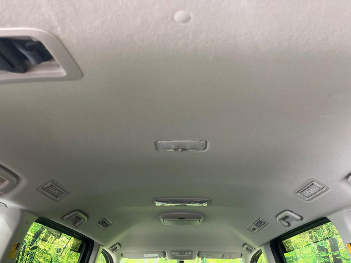 2012 Toyota Voxy DBA-ZRR70W (UW-6a28d6ca52988)[11]
