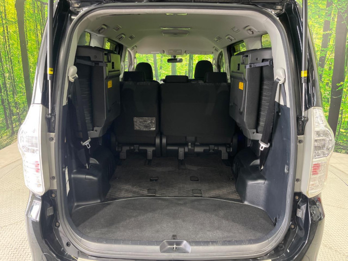 2012 Toyota Voxy DBA-ZRR70W (UW-6a28d6ca52988)[4]