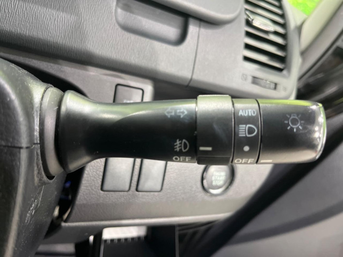 2012 Toyota Voxy DBA-ZRR70W (UW-6a28d6ca52988)[19]