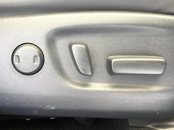 2017 Toyota Harrier DBA-ZSU60W (UW-6a28d6d9e50f6)[21]