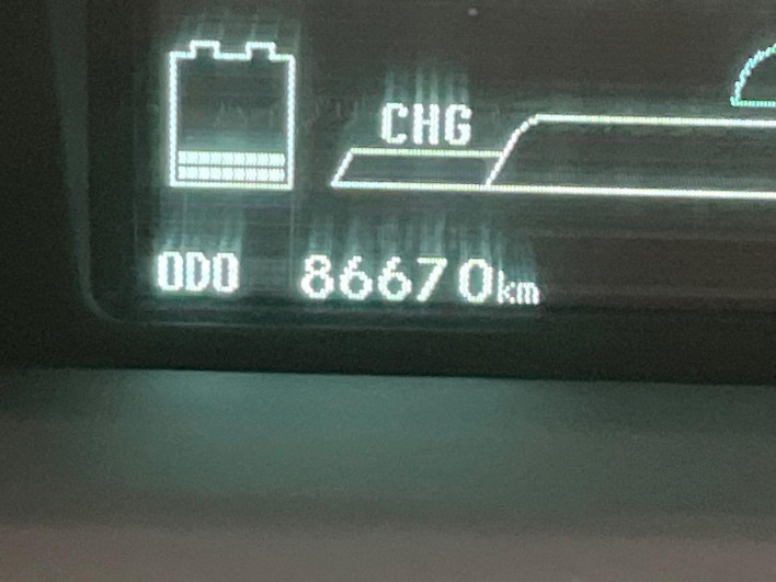 2010 Toyota Prius DAA-ZVW30 (UW-6a28d6e149a8f)[2]