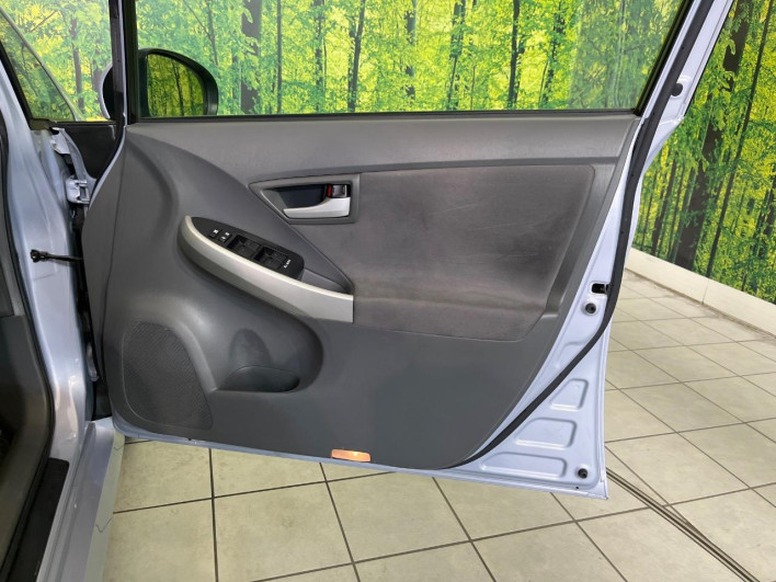 2010 Toyota Prius DAA-ZVW30 (UW-6a28d6e149a8f)[24]
