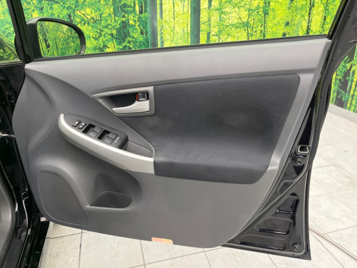 2011 Toyota Prius DAA-ZVW30 (UW-6a28d6e153238)[21]