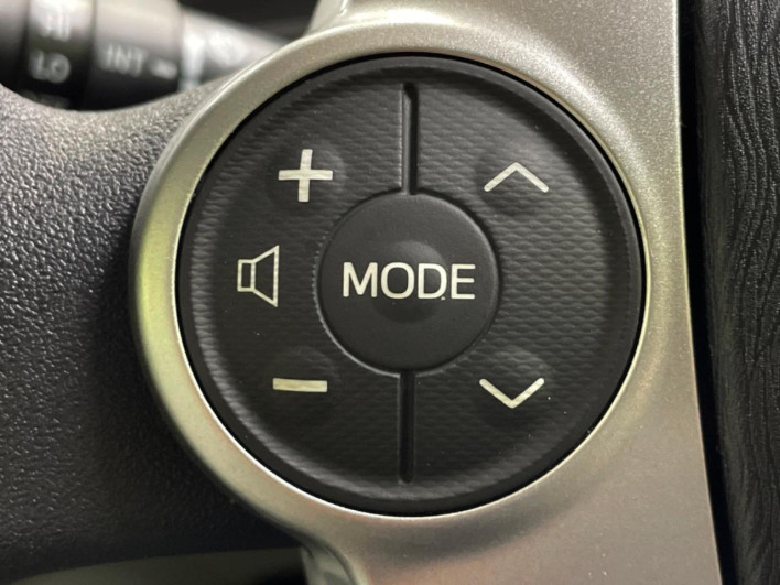 2014 Toyota Prius DAA-ZVW30 (UW-6a28d6e271d1f)[25]