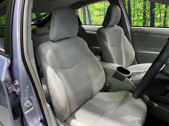 2014 Toyota Prius DAA-ZVW30 (UW-6a28d6e271d1f)[14]