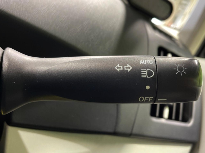 2014 Toyota Prius DAA-ZVW30 (UW-6a28d6e271d1f)[28]