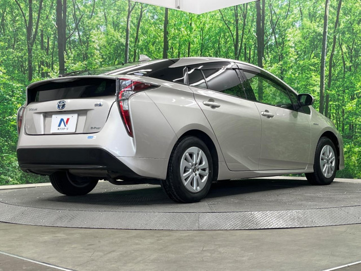 2016 Toyota Prius DAA-ZVW55 (UW-6a28d6e9b594a)[26]