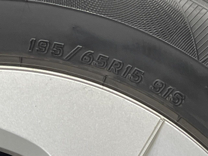 2016 Toyota Prius DAA-ZVW55 (UW-6a28d6e9b594a)[7]