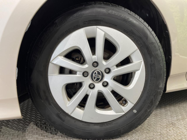 2016 Toyota Prius DAA-ZVW55 (UW-6a28d6e9b594a)[6]