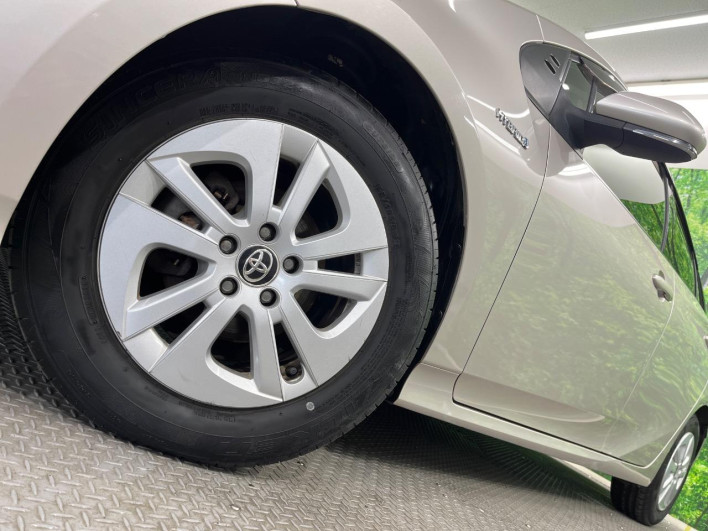 2016 Toyota Prius DAA-ZVW55 (UW-6a28d6e9b594a)[5]