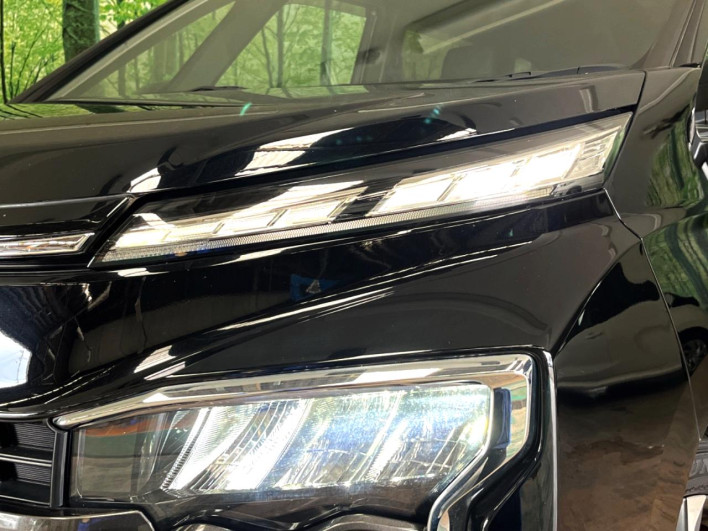 2022 Toyota Voxy 6AA-ZWR90W (UW-6a28d6f26d175)[12]