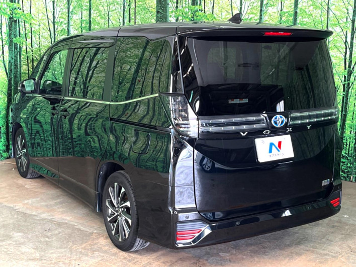 2022 Toyota Voxy 6AA-ZWR90W (UW-6a28d6f26d175)[27]