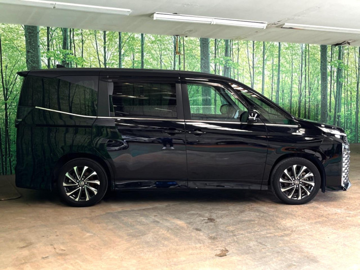2022 Toyota Voxy 6AA-ZWR90W (UW-6a28d6f26d175)[24]