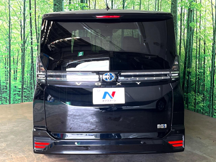 2022 Toyota Voxy 6AA-ZWR90W (UW-6a28d6f26d175)[28]