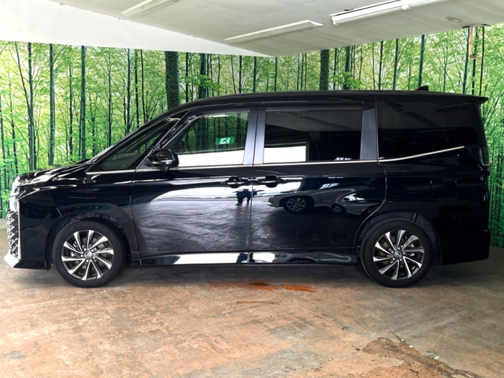 2022 Toyota Voxy 6AA-ZWR90W (UW-6a28d6f26d175)[16]