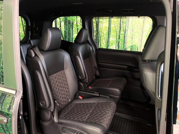 2022 Toyota Voxy 6AA-ZWR90W (UW-6a28d6f26d175)[22]