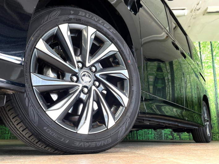 2022 Toyota Voxy 6AA-ZWR90W (UW-6a28d6f26d175)[4]