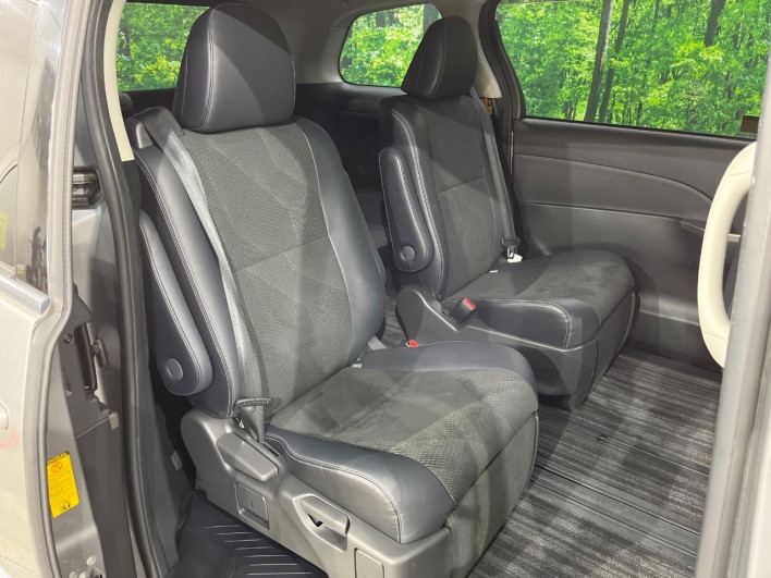 2013 Toyota Estima DBA-ACR55W (UW-6a2a25f0d66fc)[25]
