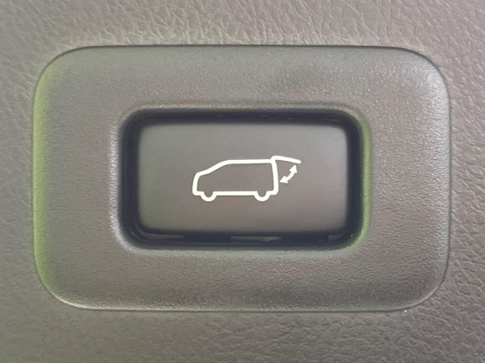2022 Toyota Alphard Hybrid 6AA-AYH30W (UW-6a2a260fc4f1c)[19]