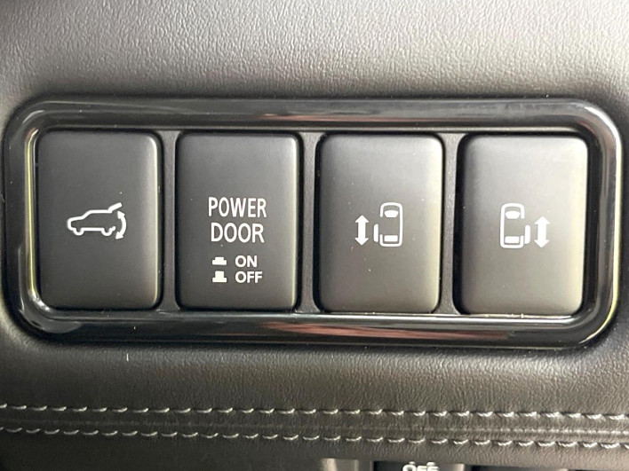2022 Mitsubishi Delica D:5 3DA-CV1W (UW-6a2a26356b495)[17]