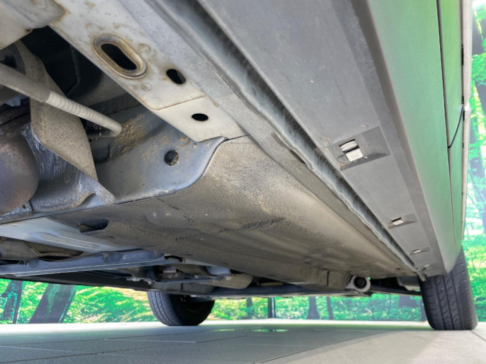 2011 Mazda Berisma DBA-DC5W (UW-6a2a263f13b3e)[19]