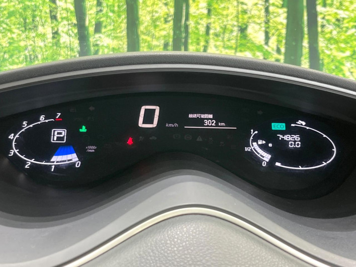 2012 Nissan Serena DBA-FNC26 (UW-6a2a26515c899)[27]