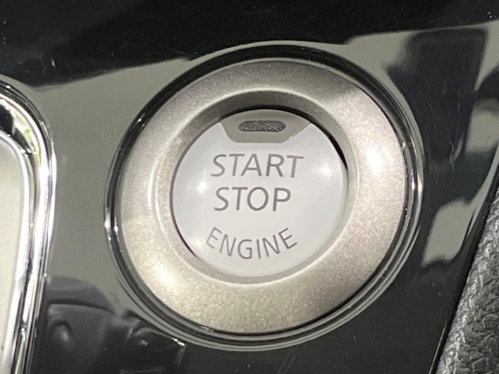 2012 Nissan Serena DBA-FNC26 (UW-6a2a26515c899)[22]
