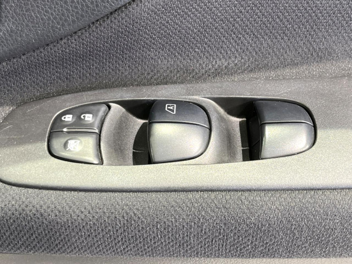 2012 Nissan Serena DBA-FNC26 (UW-6a2a26515c899)[14]