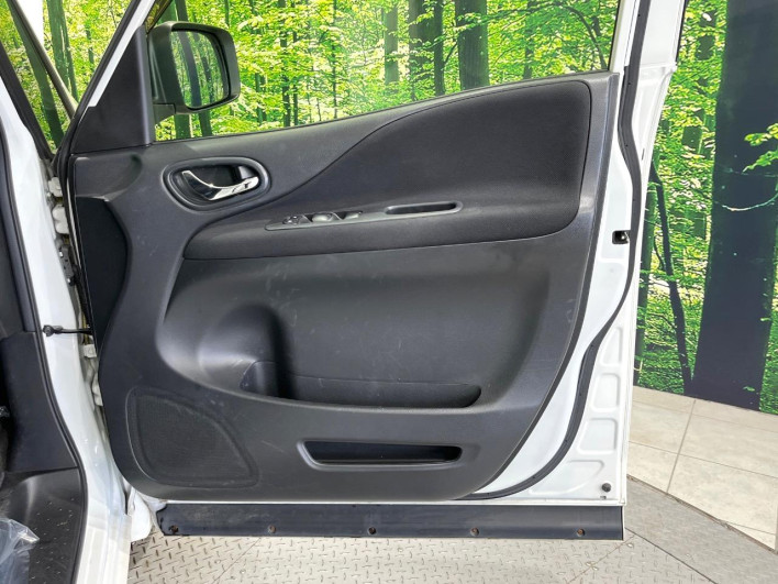 2012 Nissan Serena DBA-FNC26 (UW-6a2a26515c899)[13]