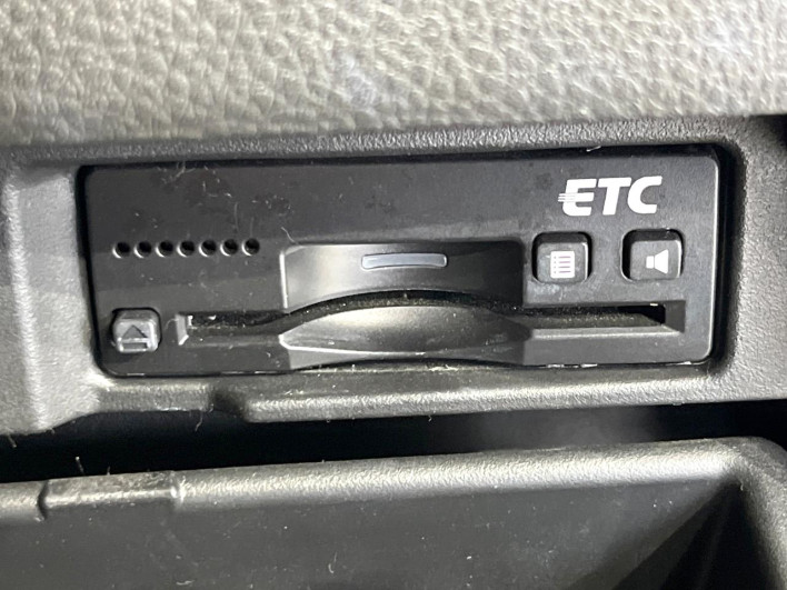 2012 Nissan Serena DBA-FNC26 (UW-6a2a26515c899)[18]