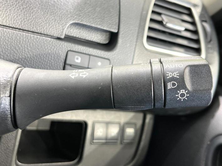 2012 Nissan Serena DBA-FNC26 (UW-6a2a26515c899)[29]