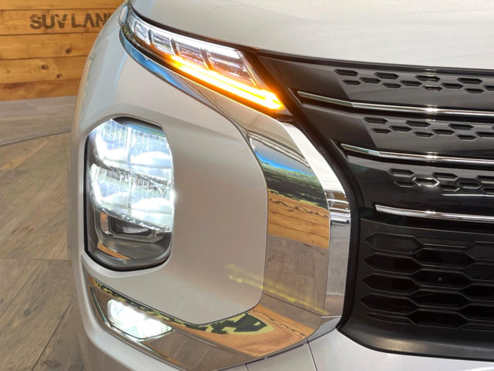 2022 Mitsubishi OUTLANDER PHEV 5LA-GN0W (UW-6a2a2665b040d)[29]