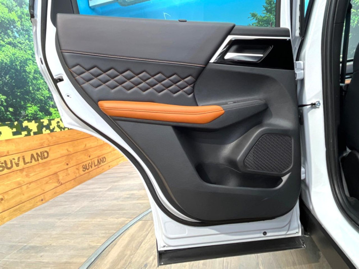 2022 Mitsubishi OUTLANDER PHEV 5LA-GN0W (UW-6a2a2665b040d)[14]