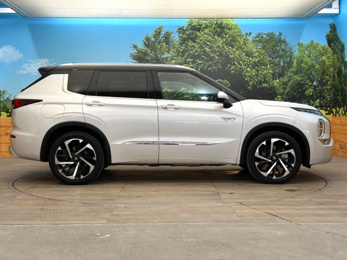 2022 Mitsubishi OUTLANDER PHEV 5LA-GN0W (UW-6a2a2665b040d)[11]