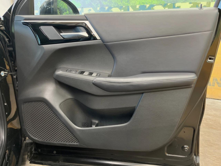 2022 Mitsubishi OUTLANDER PHEV 5LA-GN0W (UW-6a2a266640d95)[18]